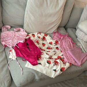 Pink girly clothes bundle 🎀